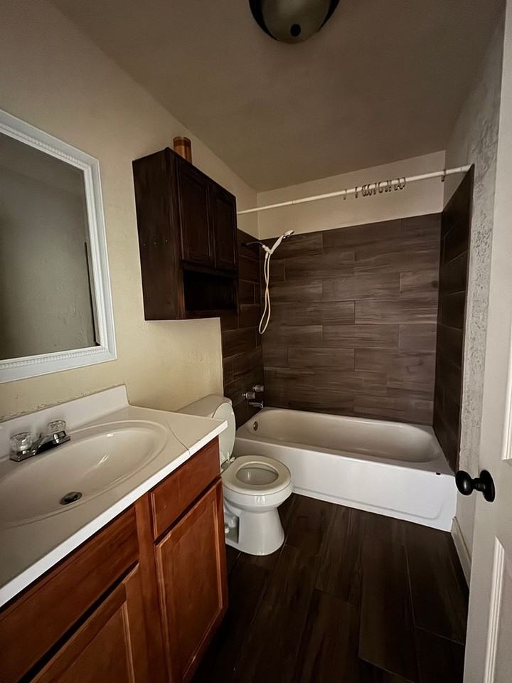 709 Christy Ave - Photo 3 of 9