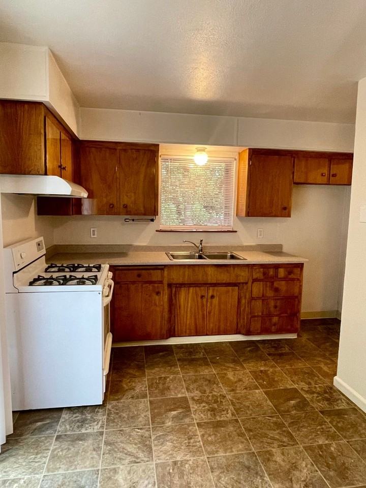 3474 Nicolet Ln - Photo 6 of 20