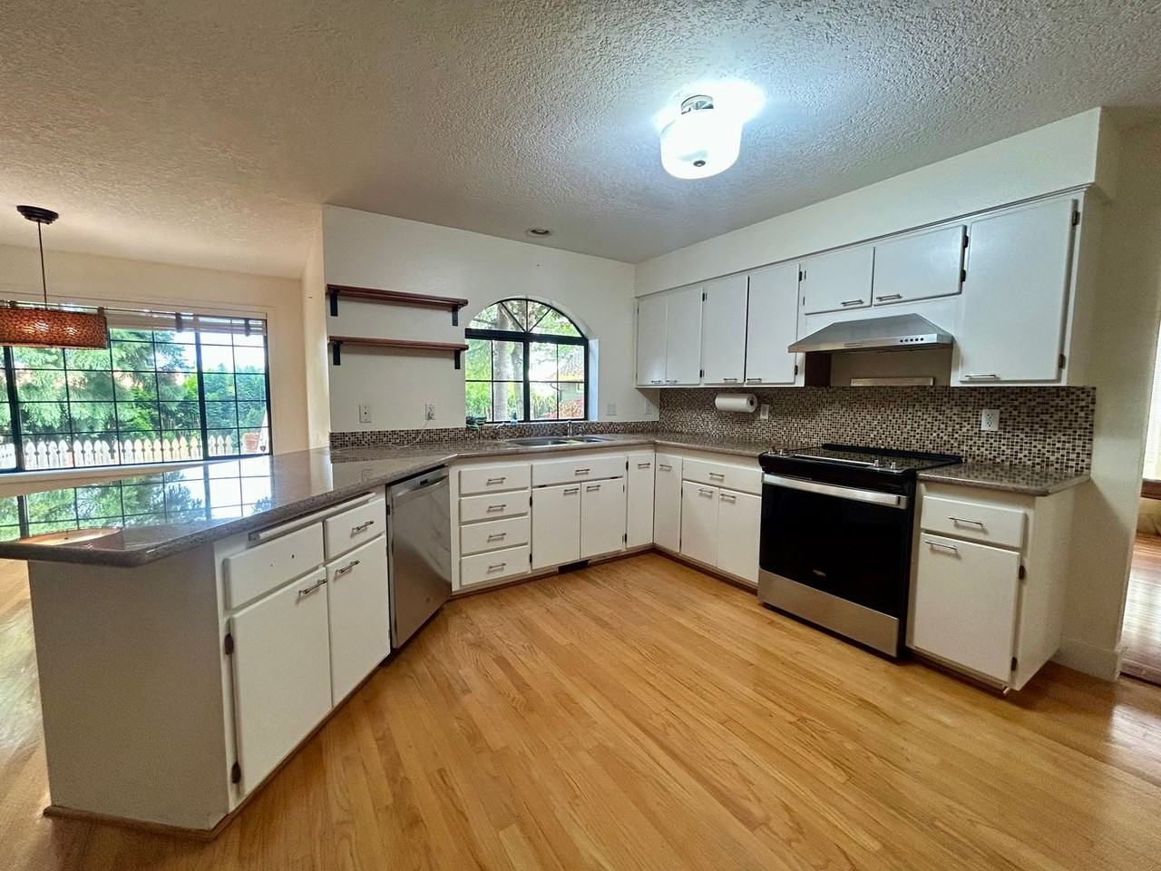8213 Nw 12th Ave - Photo 5 of 34