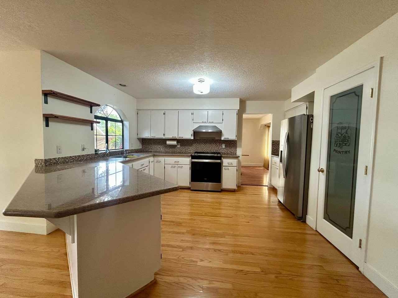 8213 Nw 12th Ave - Photo 6 of 34
