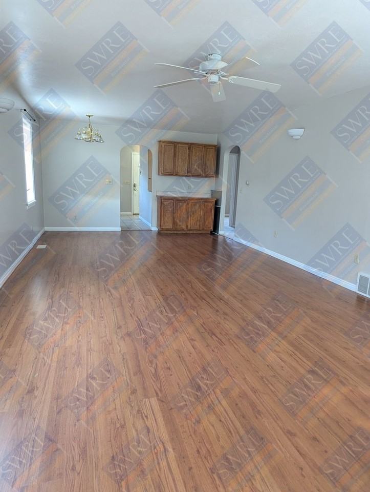 160 W 2nd North St - Photo 2 of 13