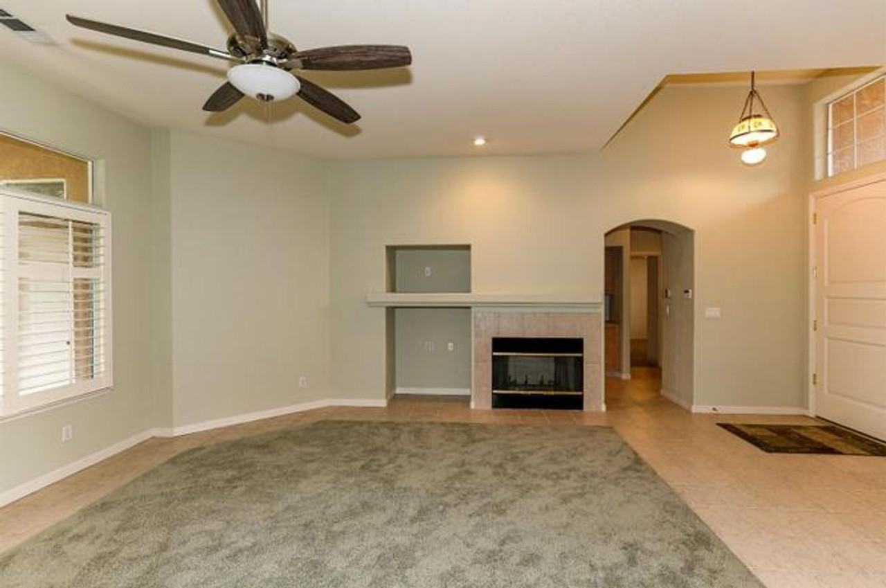 2150 W Via Delfini - Photo 2 of 10