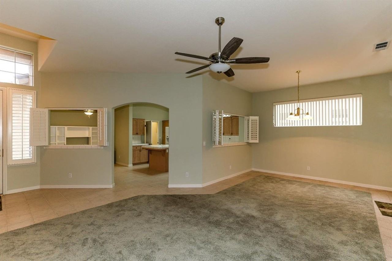 2150 W Via Delfini - Photo 3 of 10