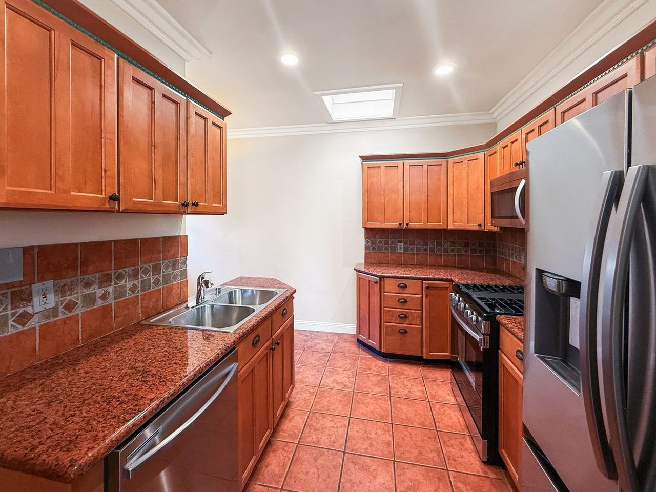2040 Dale St - Photo 2 of 13