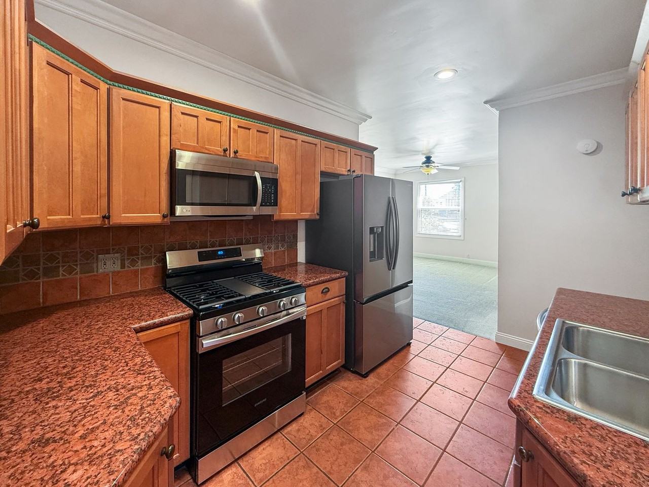 2040 Dale St - Photo 3 of 13