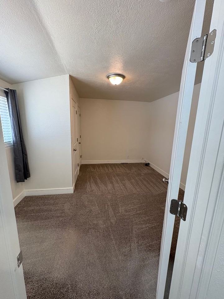 22 Birch St S - Photo 3 of 9