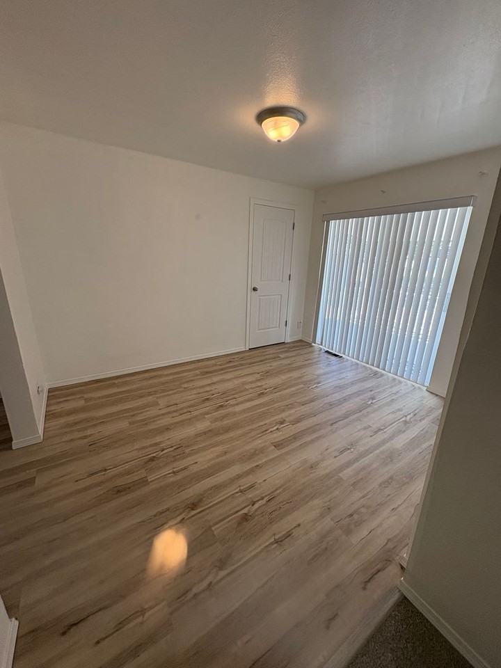 22 Birch St S - Photo 6 of 9