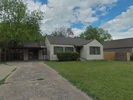 featured image of 1307 Nw Maple Ave