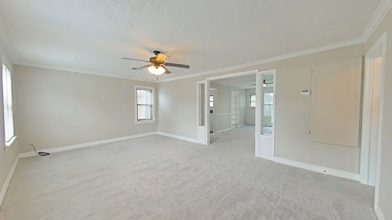 1307 Nw Maple Ave - Photo 2 of 14