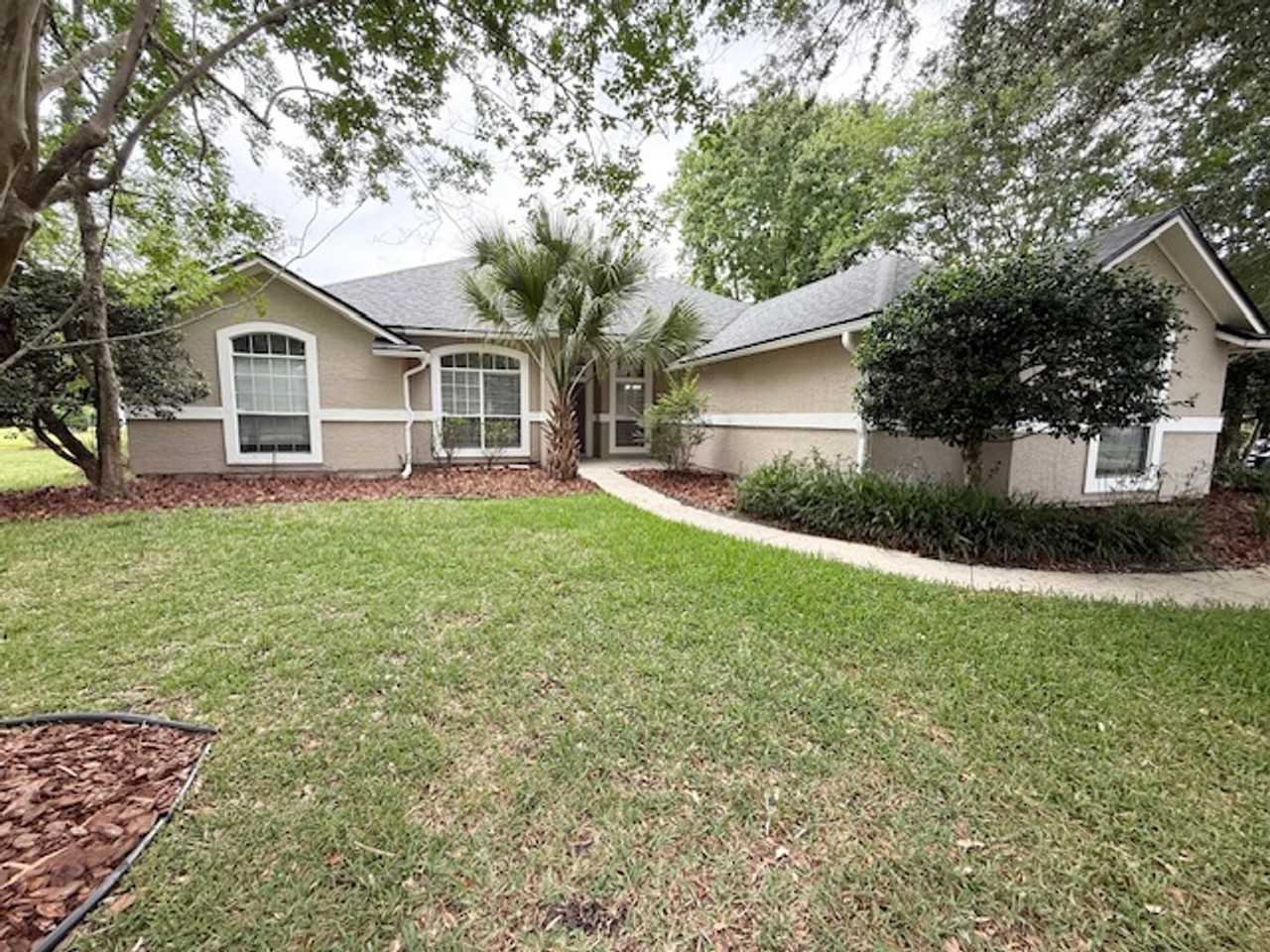 816 Brookstone Ct - Photo 2 of 46