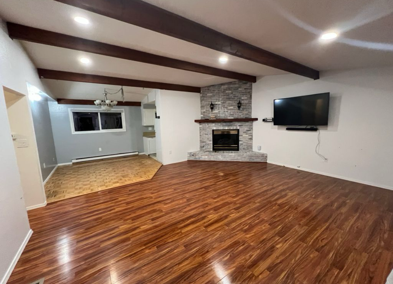 564 N Denali St - Photo 2 of 16