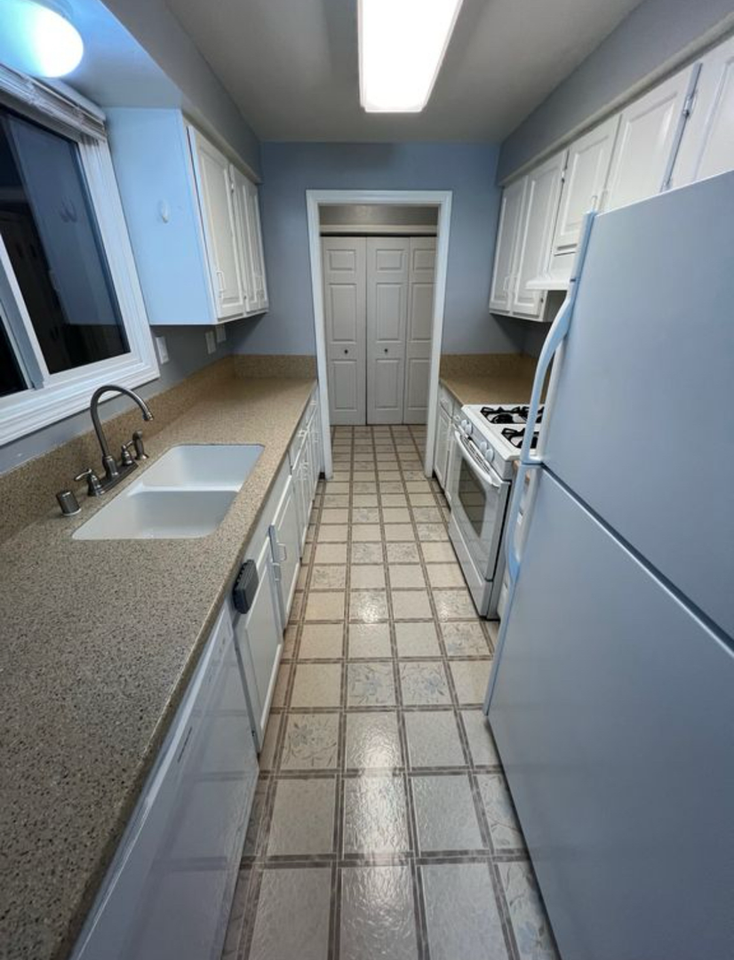 564 N Denali St - Photo 7 of 16