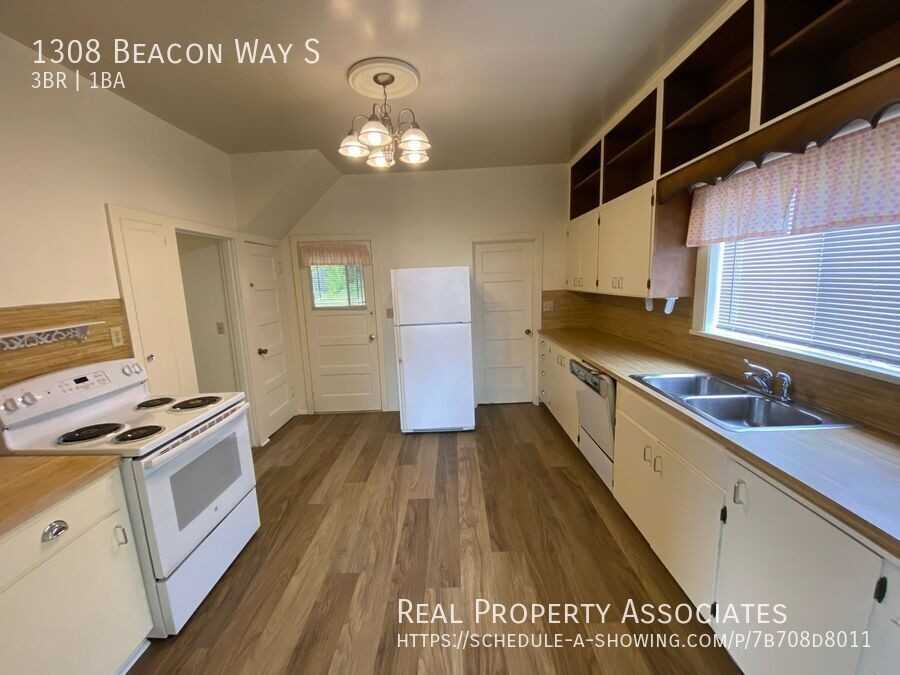 1308 Beacon Way S - Photo 2 of 22
