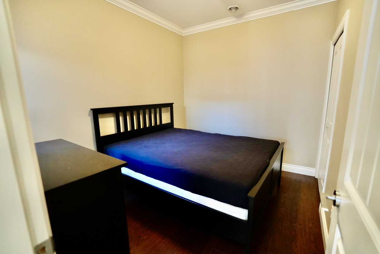 3858 Elmwood St - Photo 3 of 6