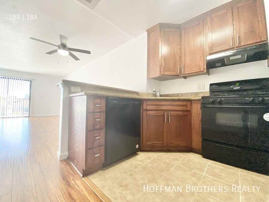 10208 Independence Ave #12 - Photo 3 of 11