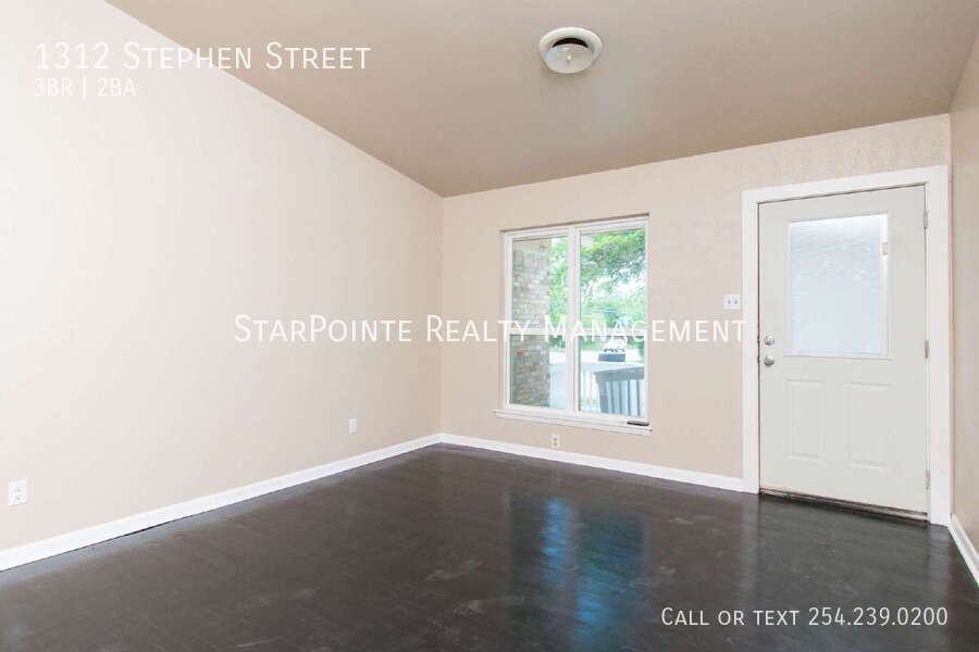 1312 Stephen St - Photo 3 of 19