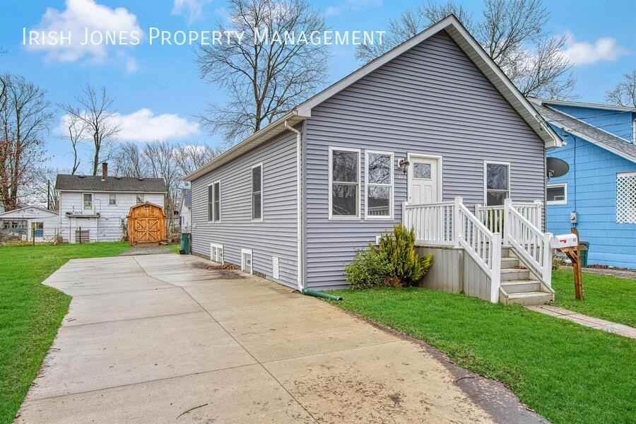 77 Porter Ave - Photo 2 of 18