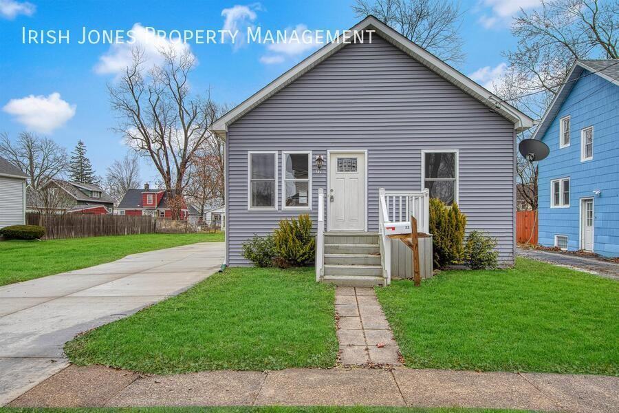 77 Porter Ave - Photo 3 of 18