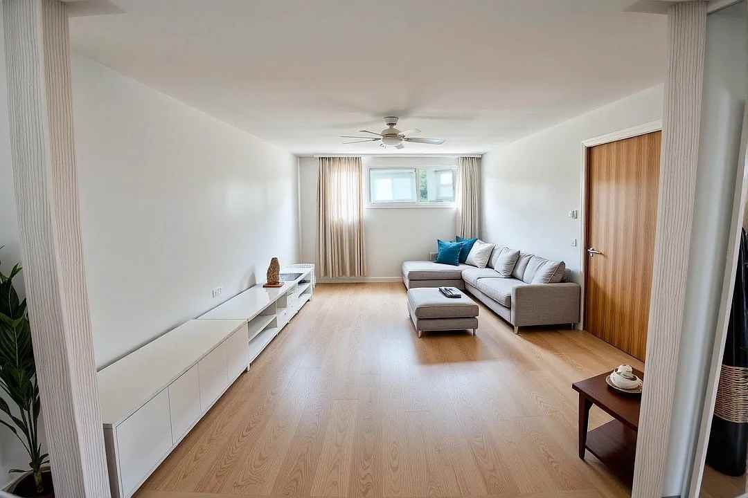 1635 Oak St #1B - Photo 2 of 6