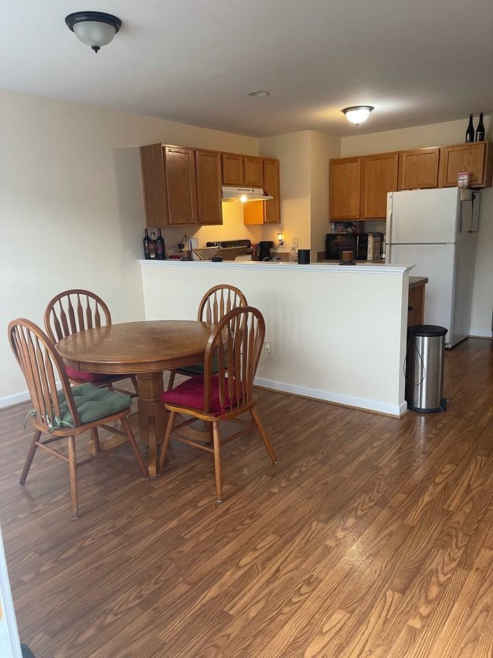 32 Sanford Dr #32 - Photo 3 of 12