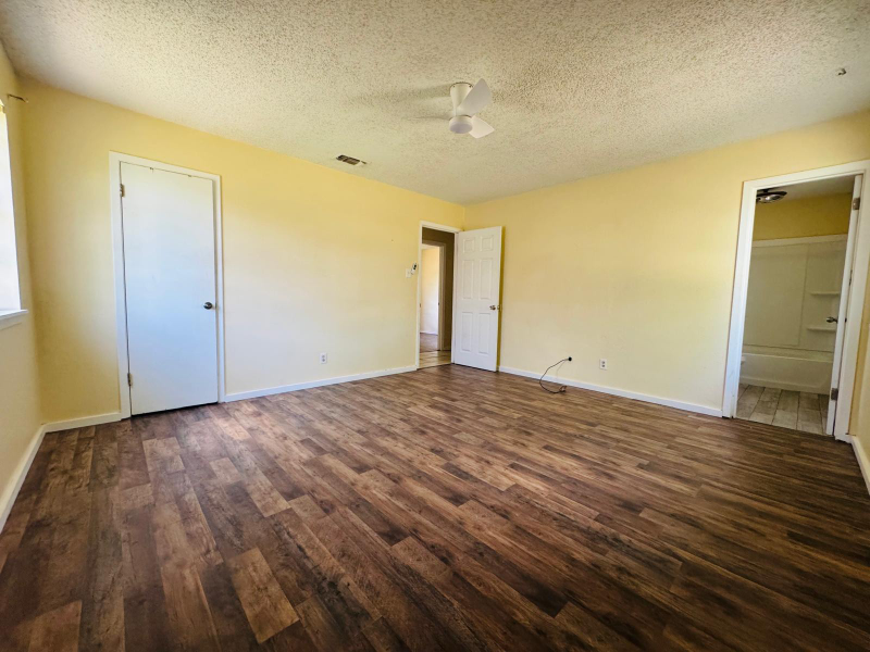 1112 Estate Dr - Photo 3 of 4