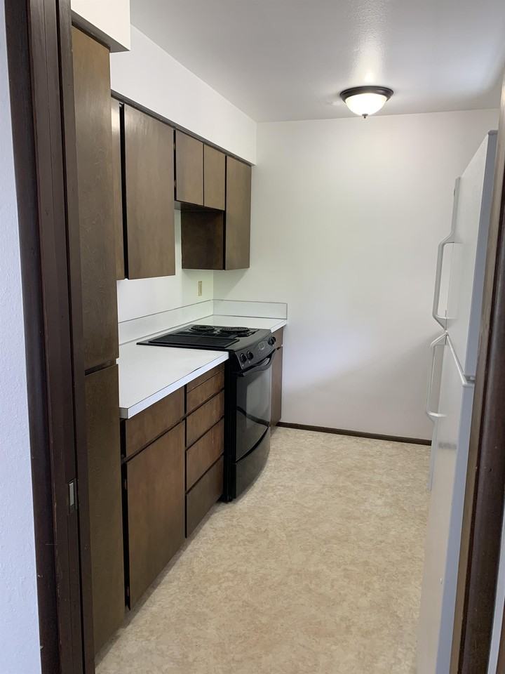 250 SW 3rd - Photo 2 of 18