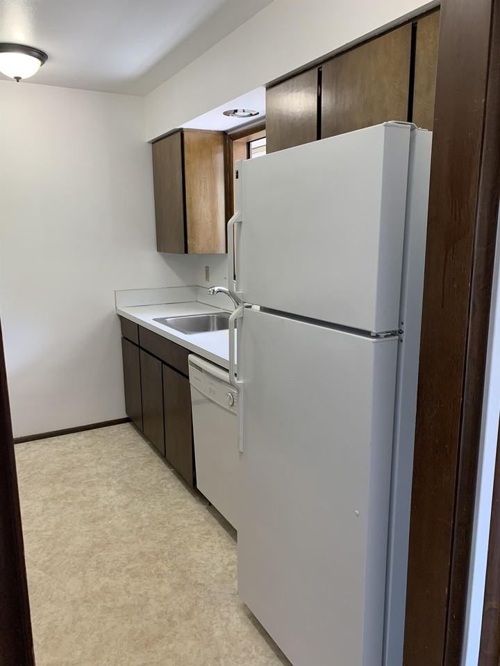 250 SW 3rd - Photo 3 of 18