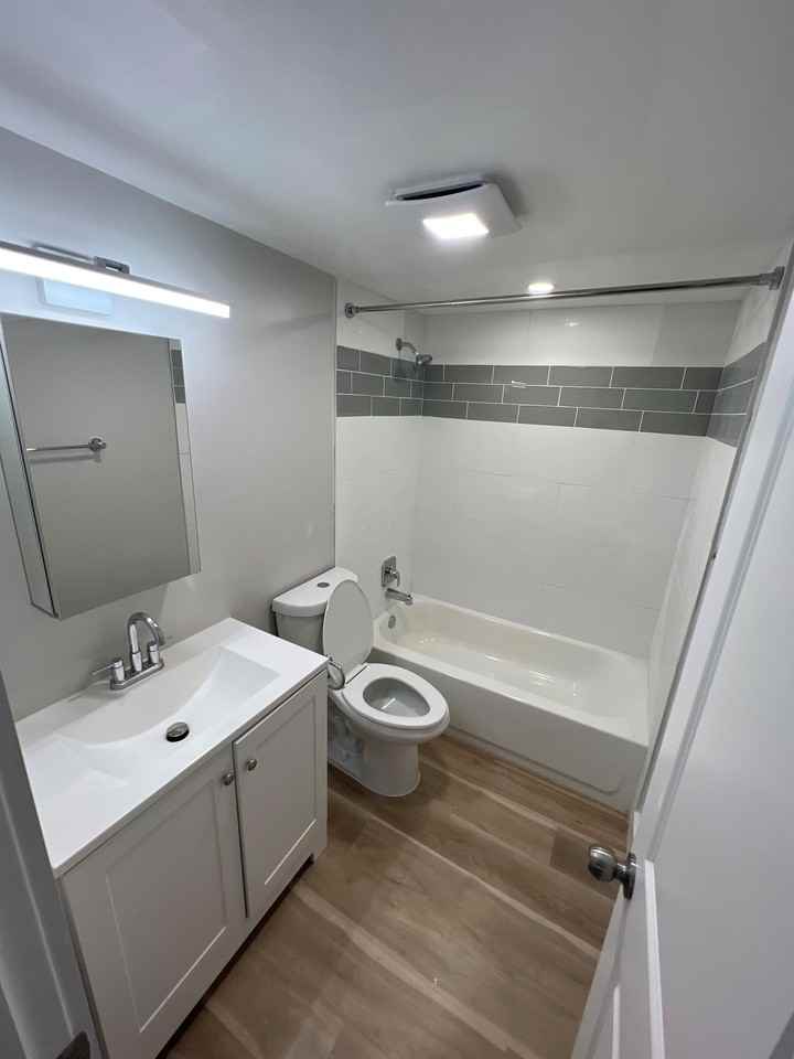 APARTMENTS ON 11TH, LLC - Photo 6 of 18