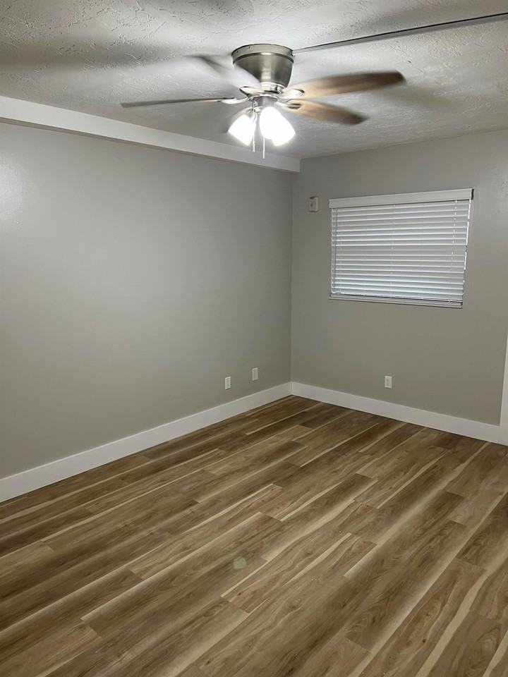 APARTMENTS ON 11TH, LLC - Photo 7 of 18