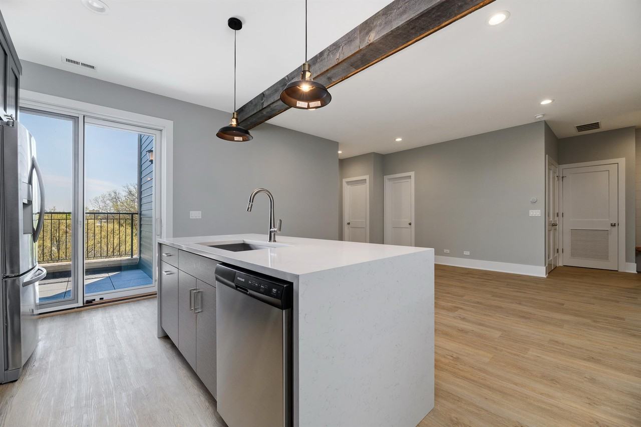 4646 N. Damen - Photo 2 of 16