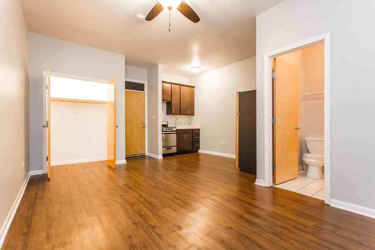 4228 N. Kenmore Avenue - Photo 3 of 42