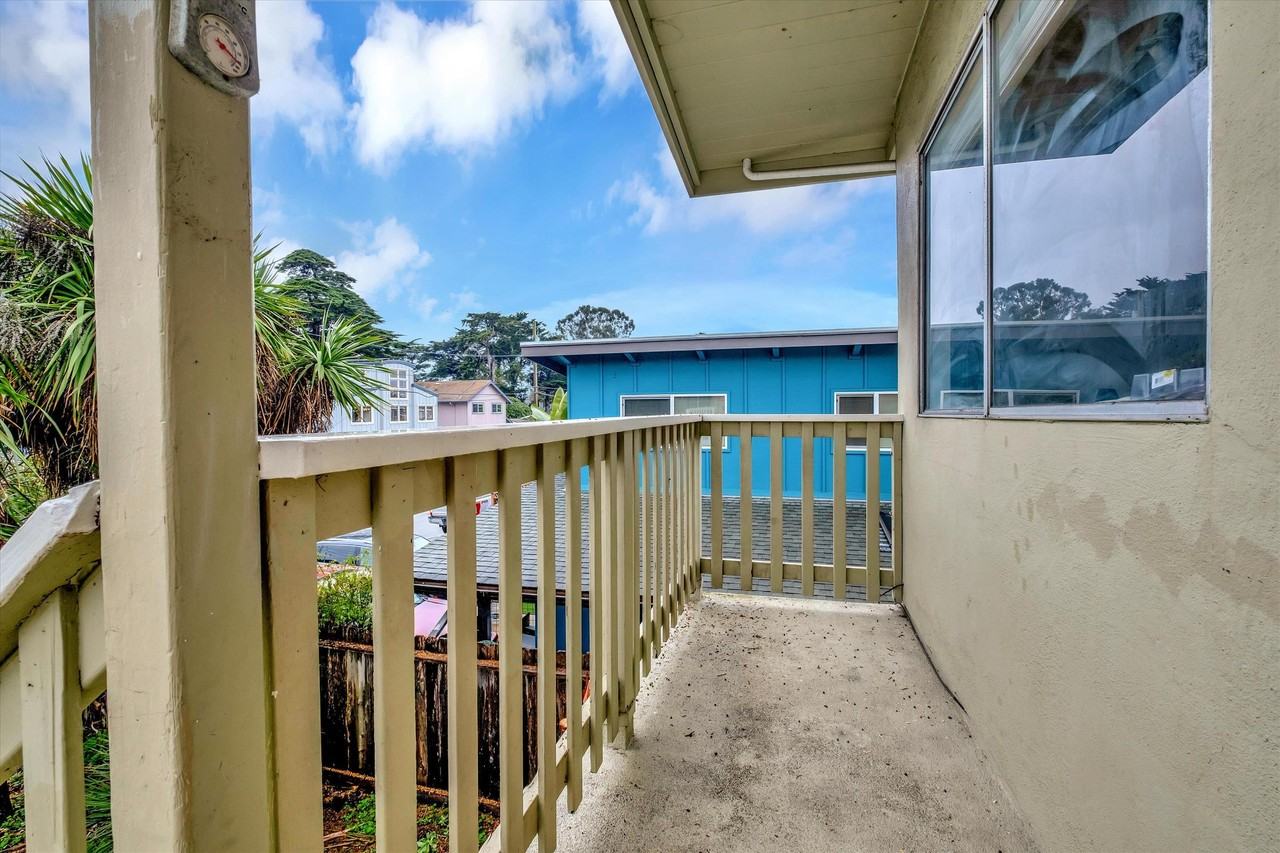 516 Harriet Avenue - Photo 3 of 17