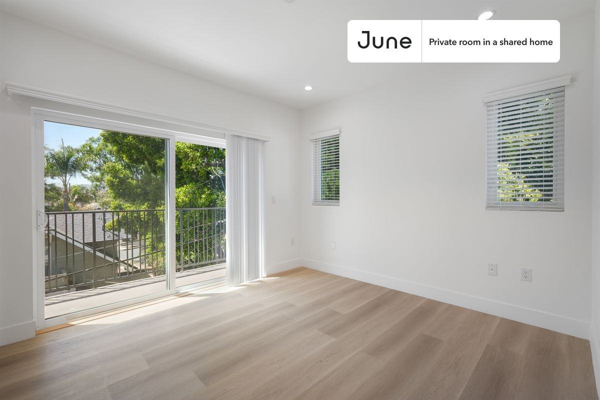 1321 North June Street #D - Photo 2 of 17