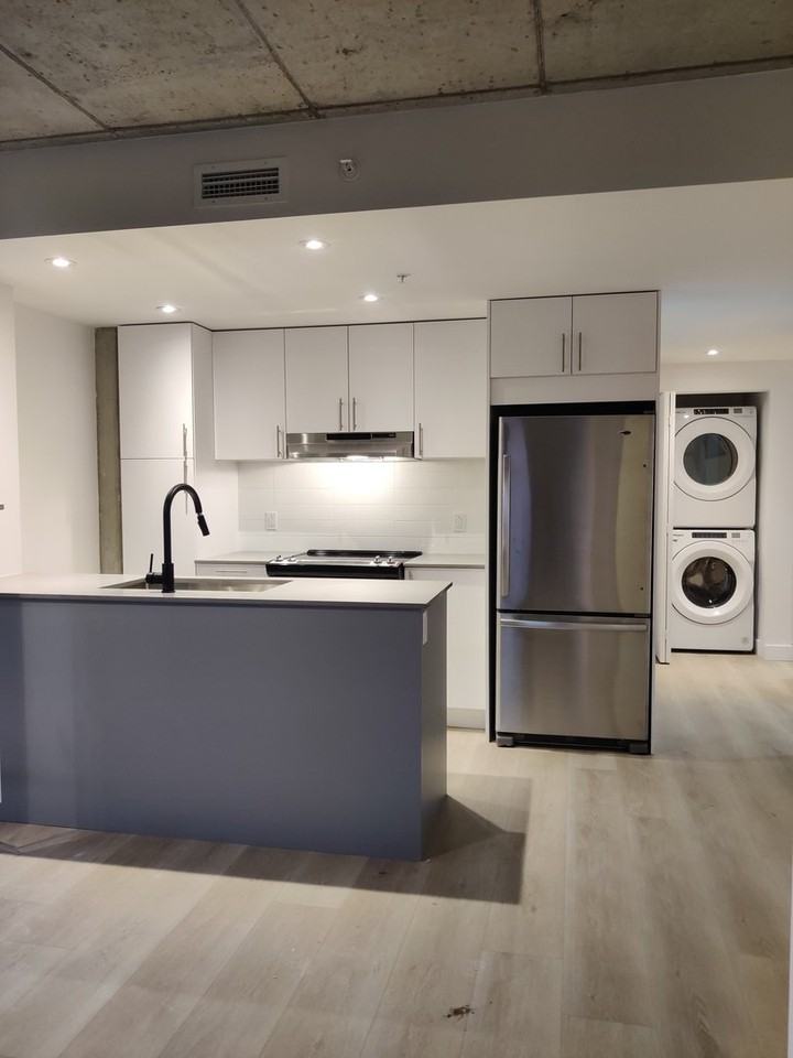 2000 Rue Remembrance - Photo 3 of 13