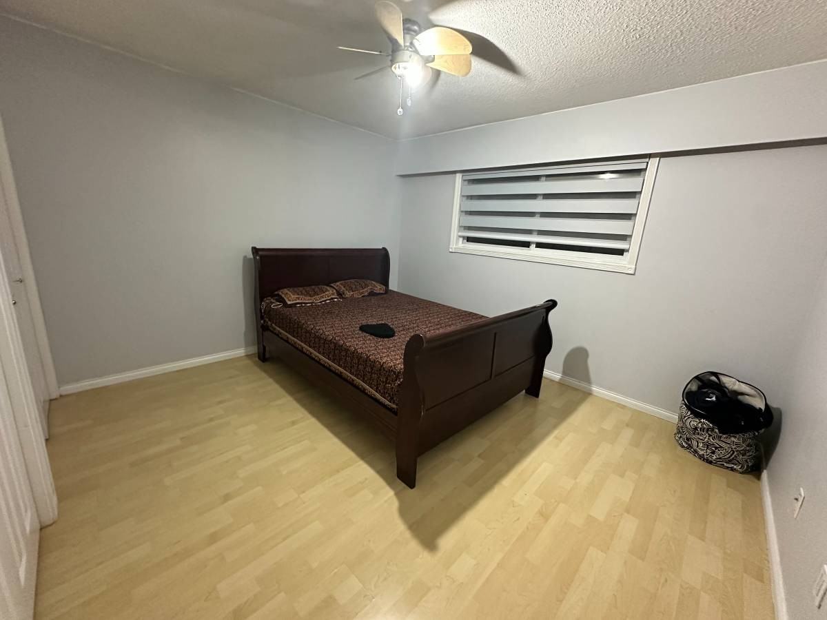 2111 Sherwood Cres Uppr - Photo 2 of 8