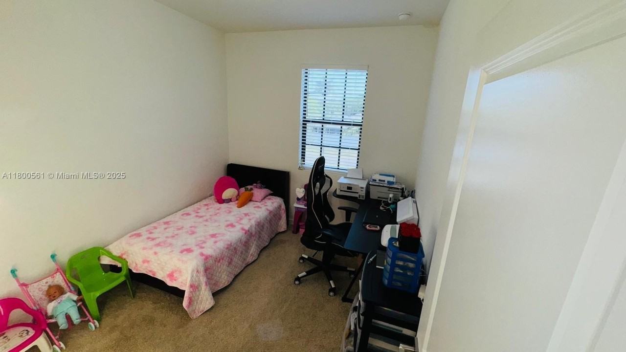 761 Sw 11th St #761 - Photo 7 of 18