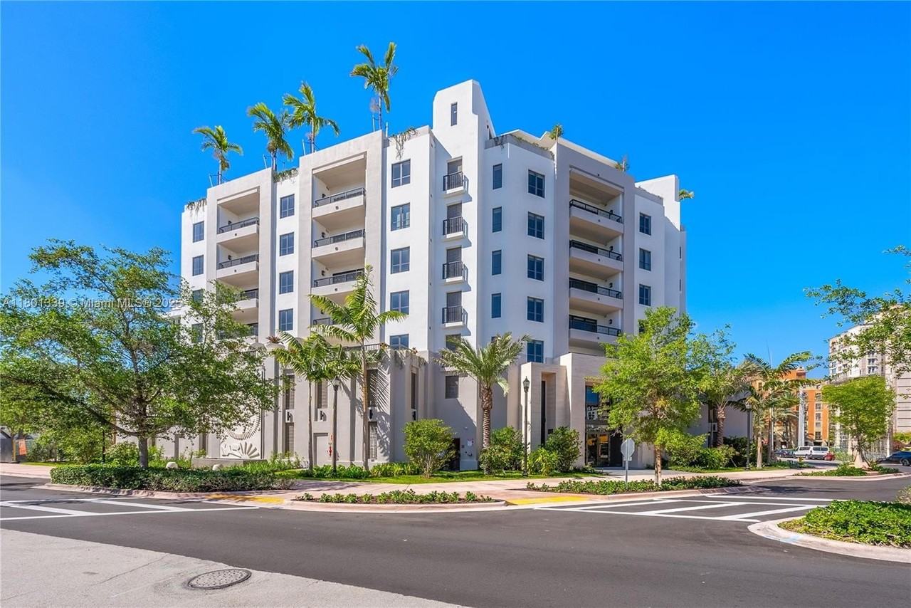 701 Valencia Ave #401