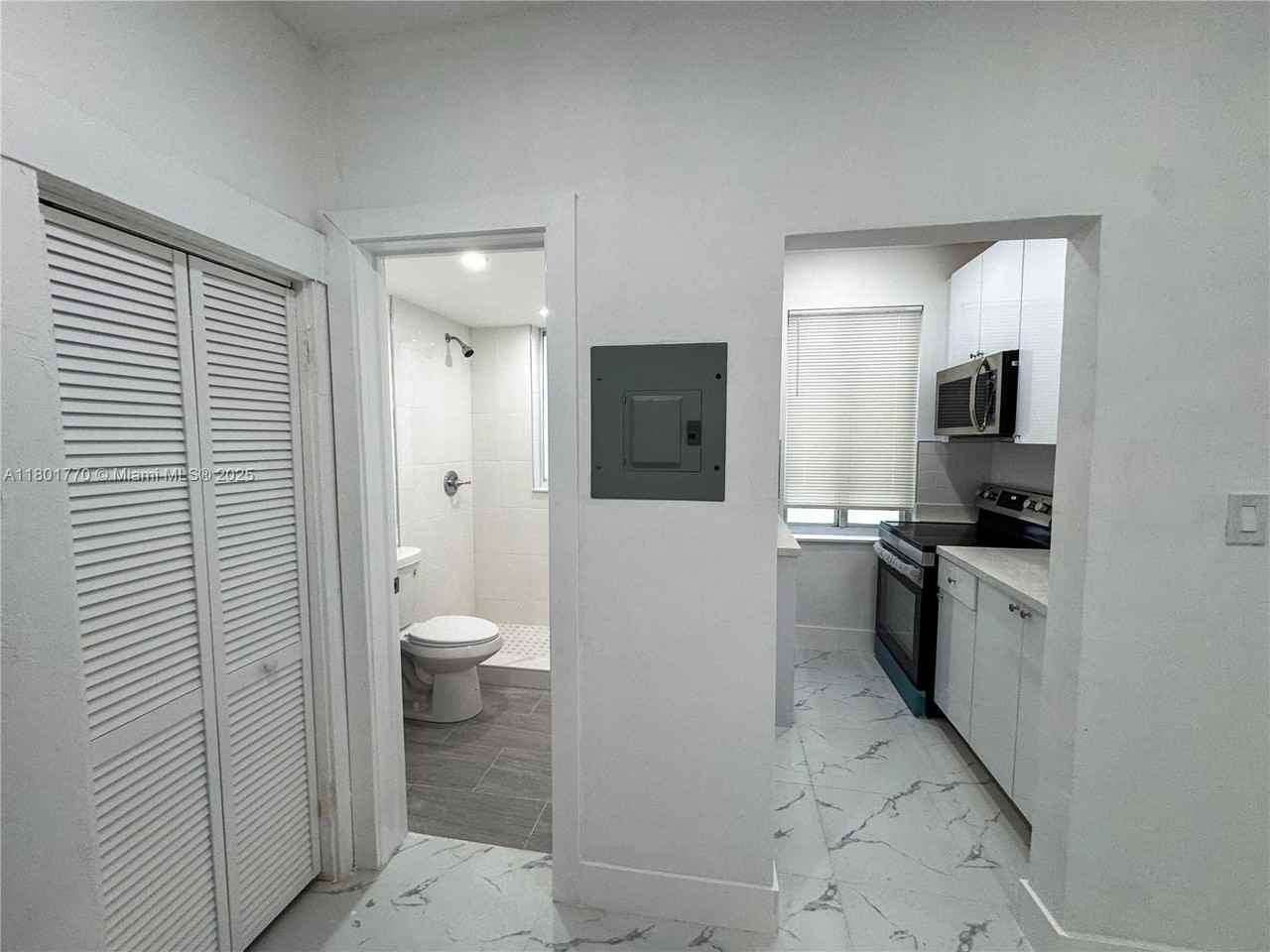 856 Southwest 6th Street #102 - Photo 3 of 9