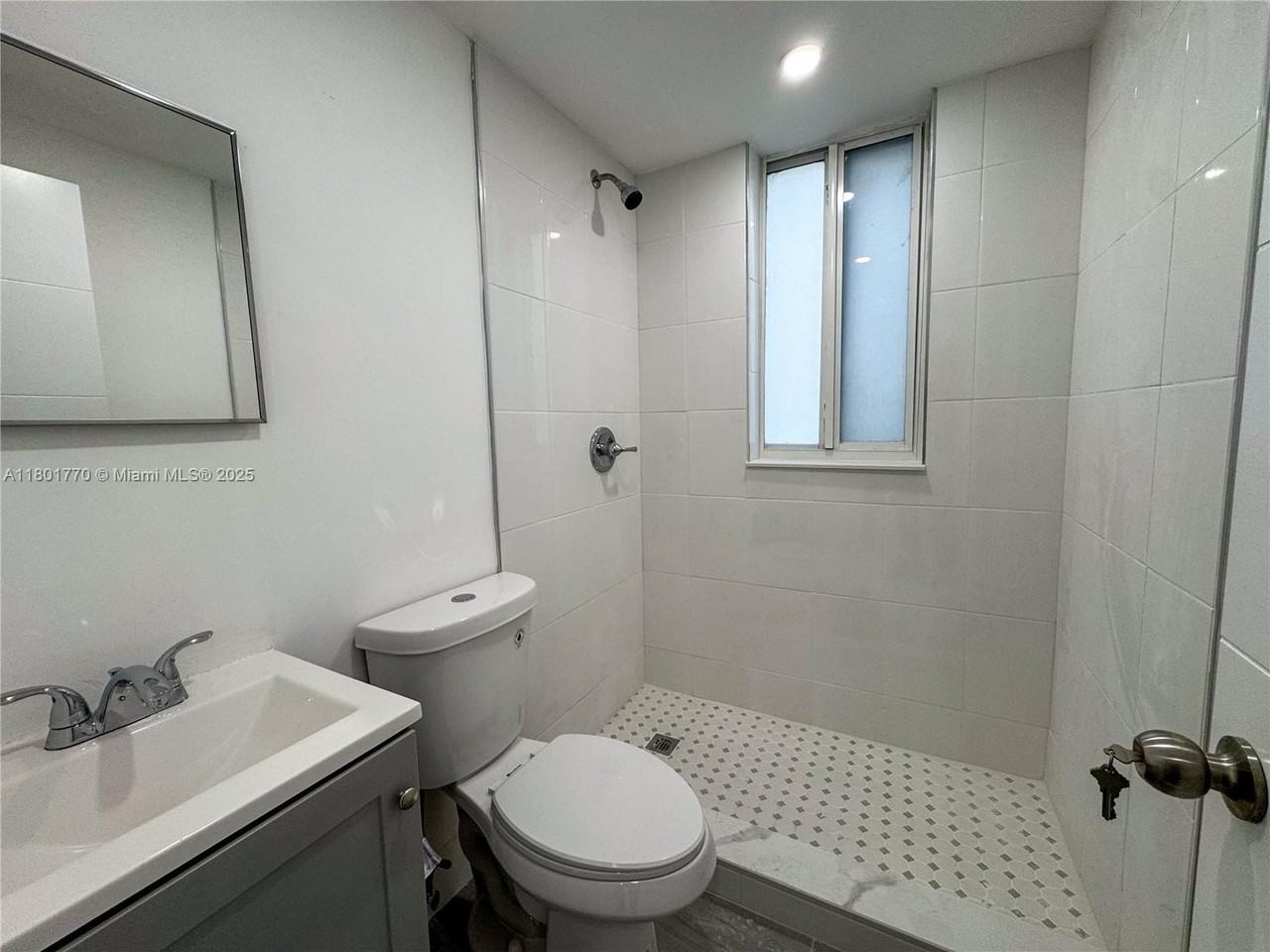 856 Southwest 6th Street #102 - Photo 5 of 9