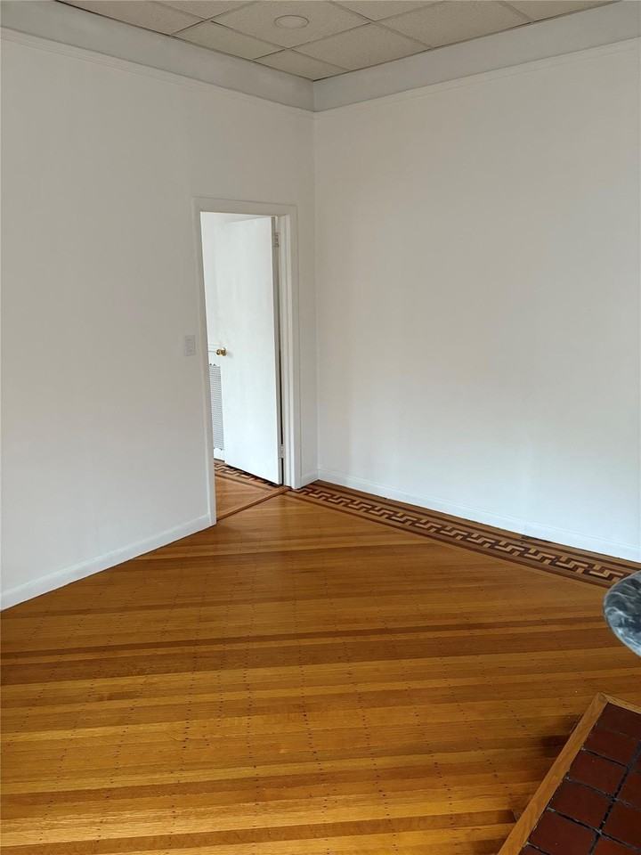 62 S Washington St - Photo 3 of 5