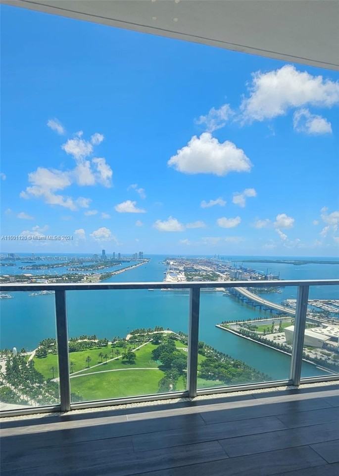 1100 Biscayne Blvd #4300 - Photo 2 of 7