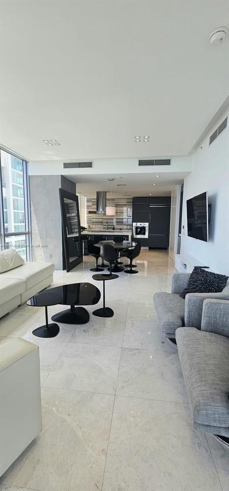 1100 Biscayne Blvd #4300 - Photo 3 of 7