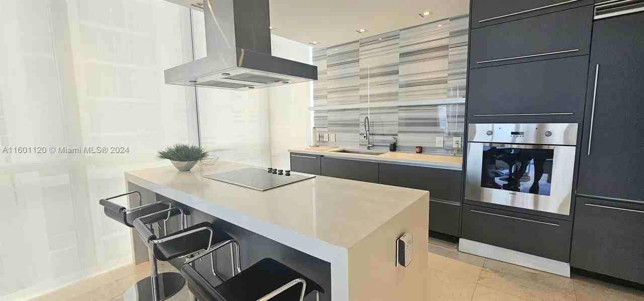 1100 Biscayne Blvd #4300 - Photo 4 of 7
