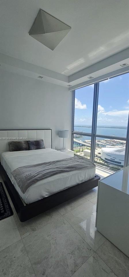 1100 Biscayne Blvd #4300 - Photo 5 of 7
