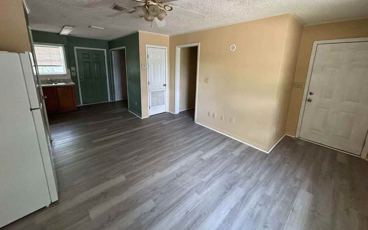 219 Nw Jacquez Pl - Photo 3 of 5