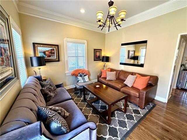 3108 Burgundy St - Photo 3 of 18