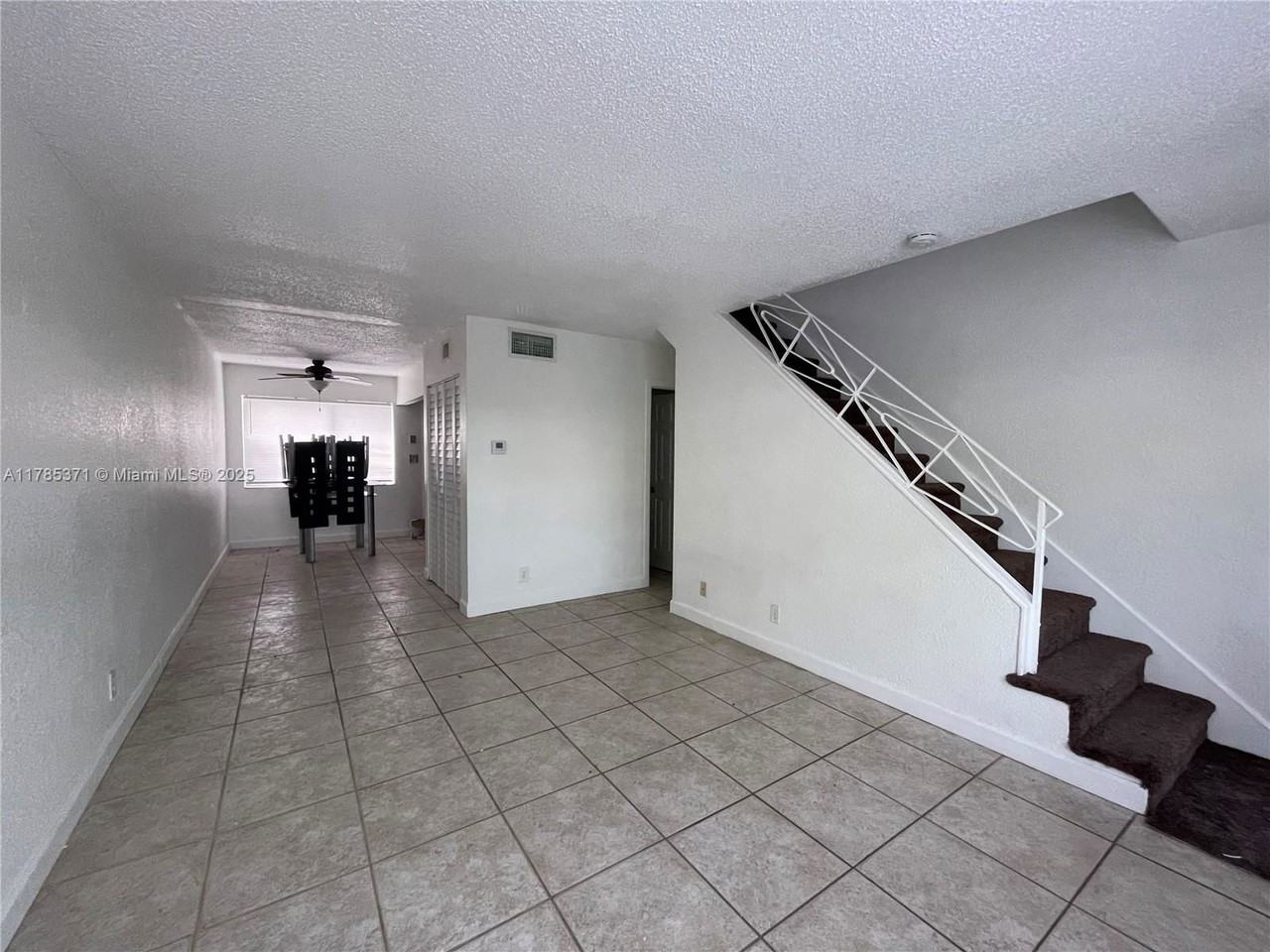 821 Nw 46th Ave #821 - Photo 2 of 8