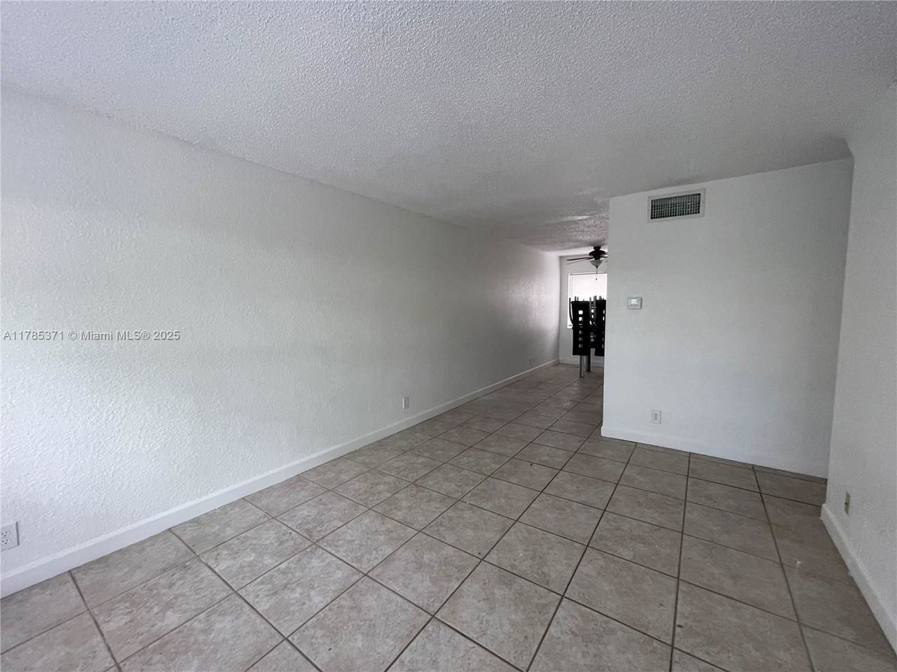 821 Nw 46th Ave #821 - Photo 3 of 8