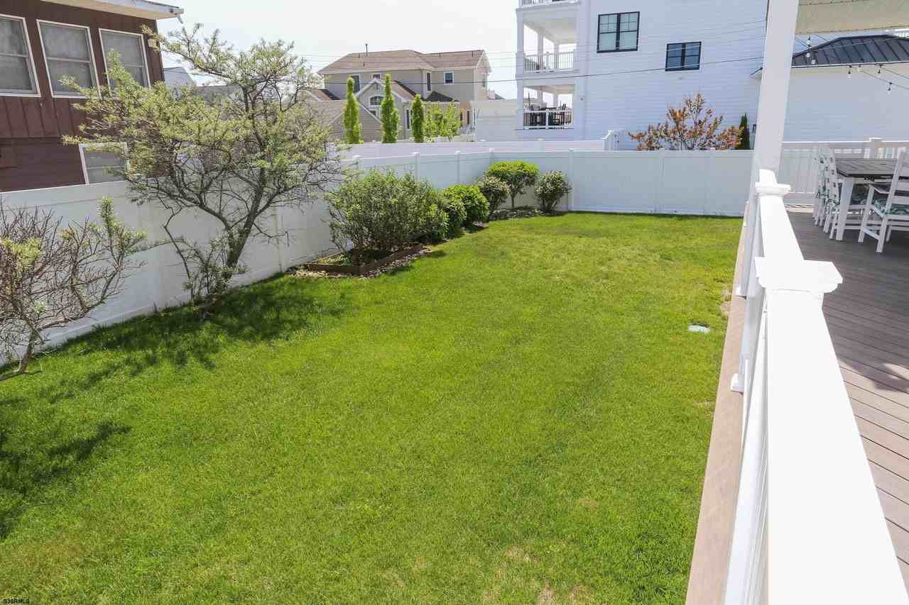 2404 Bayshore Ave - Photo 7 of 50