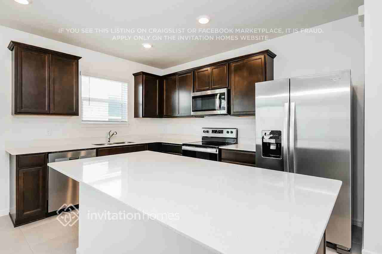 2740 Peace Of Mind Ave - Photo 7 of 29